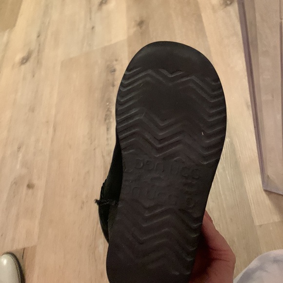 Ugg Boots - Picture 5 of 7